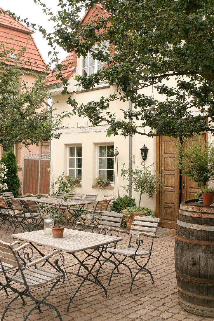 Steitz Weingut mit Weinverkauf Gästezimmer Gaestezimmer in Stein-Bockenheim