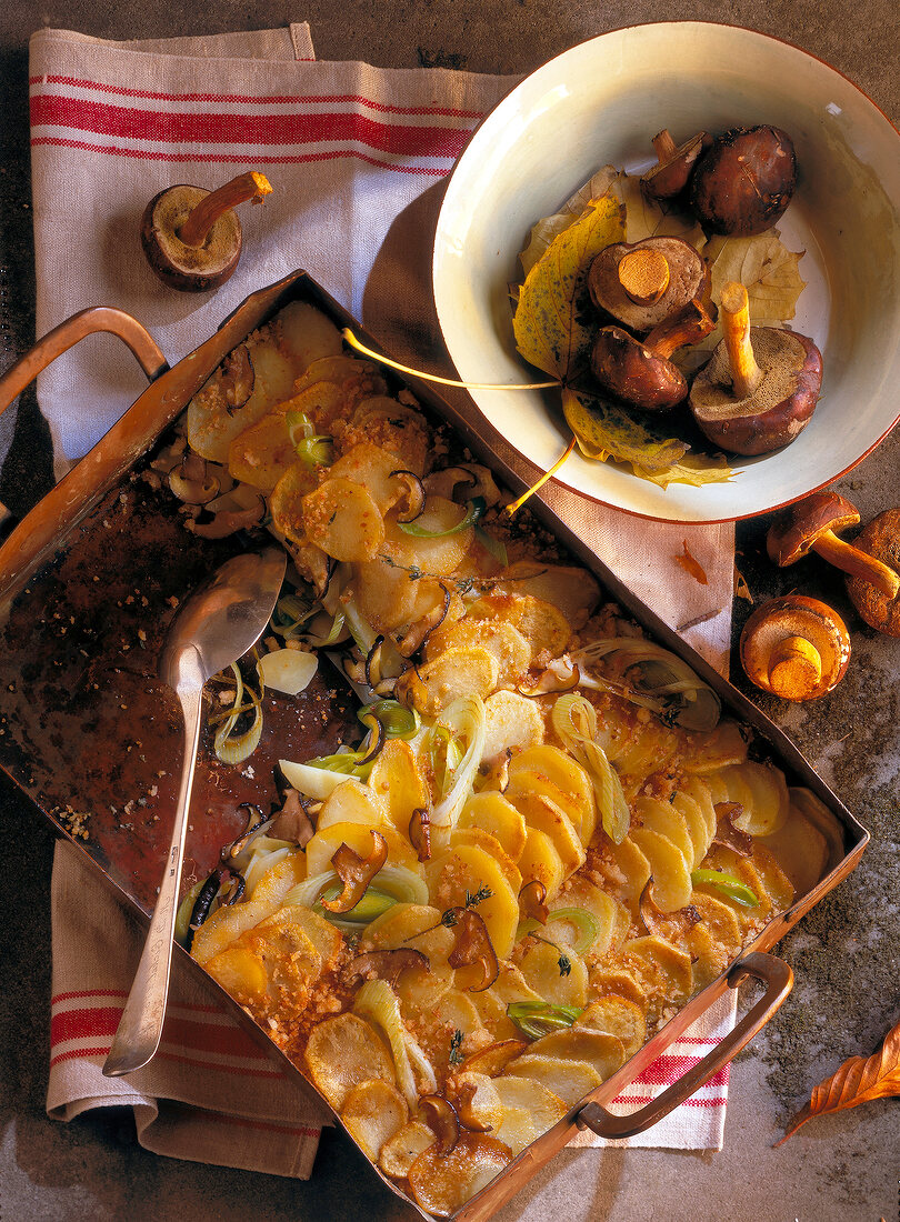 Potato Gratin, chestnut with pecan crust, overhead view