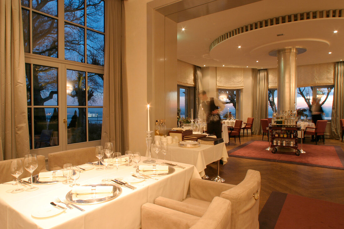 Seven Seas Restaurant Gaststätte Gaststaette im Süllberg Hotel in Hamburg