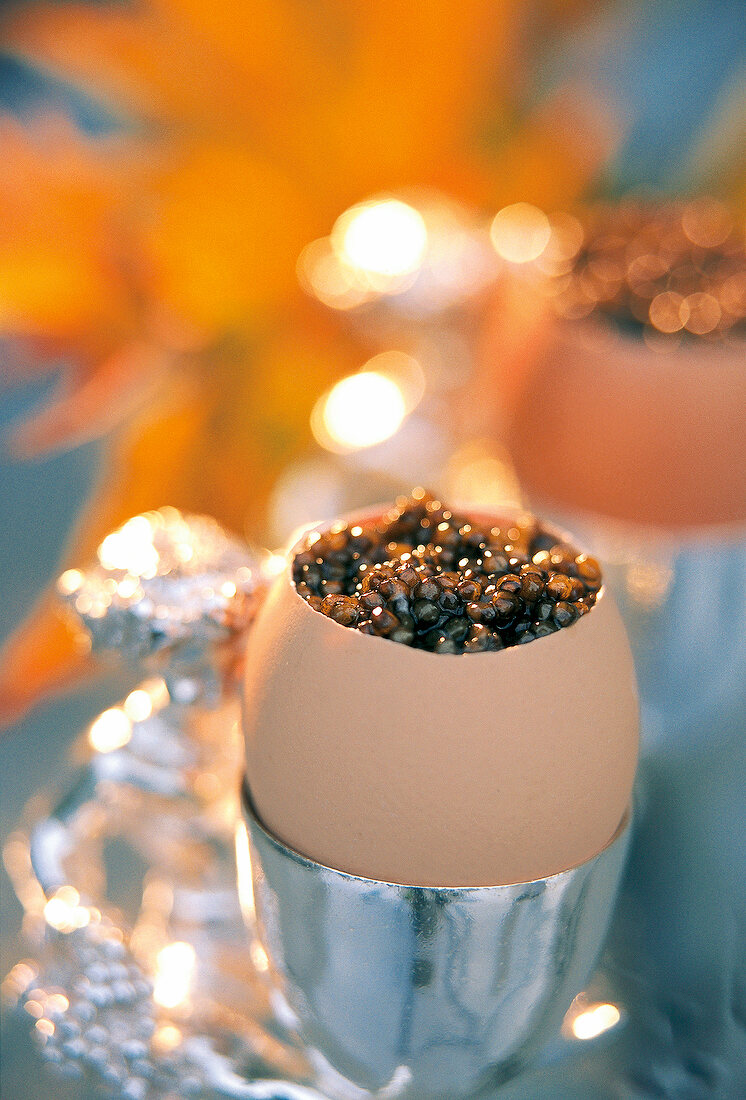 Ein mit Ossietra-Kaviar gefülltes Ei im Hotel Les Crayères in Reims