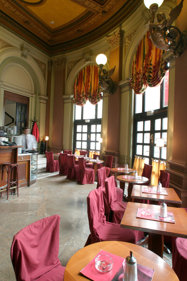 Café Rosso in der Alten Oper Café Rosso in der Alten Oper Café Rosso