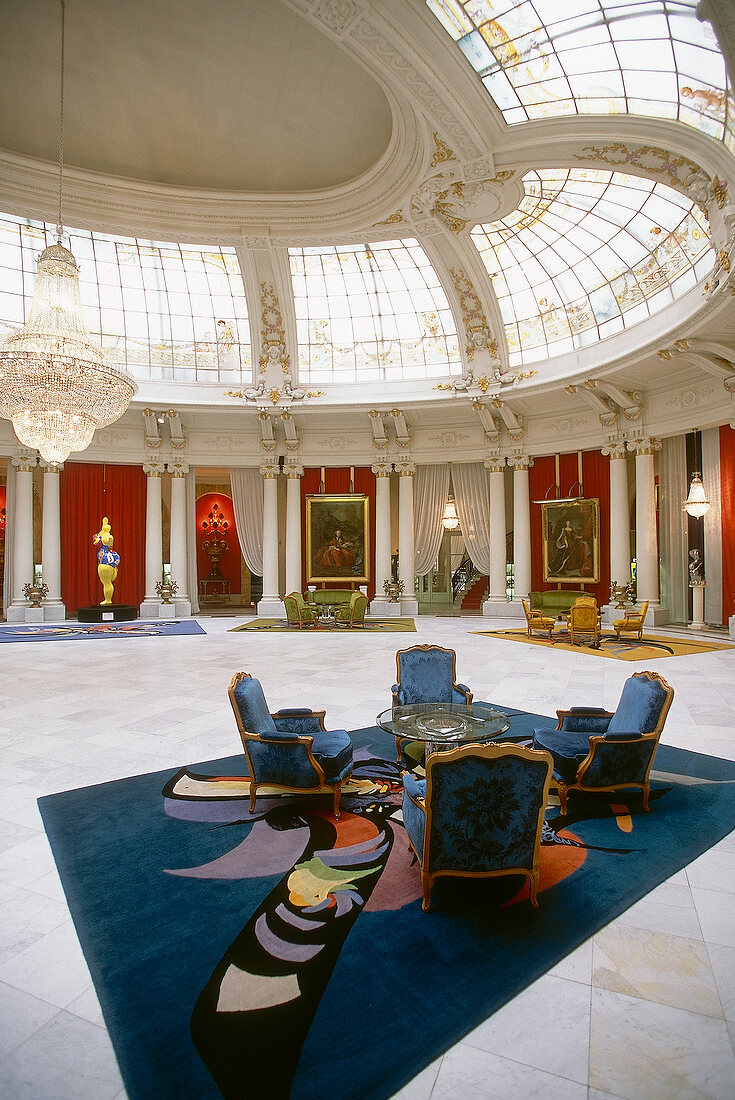 Interior of Le Chantecler restaurant, Le Negresco, Nice, France