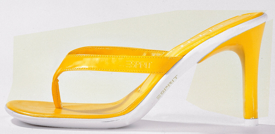 Gelbe Zehen - Sandalette mit hohem Absatz