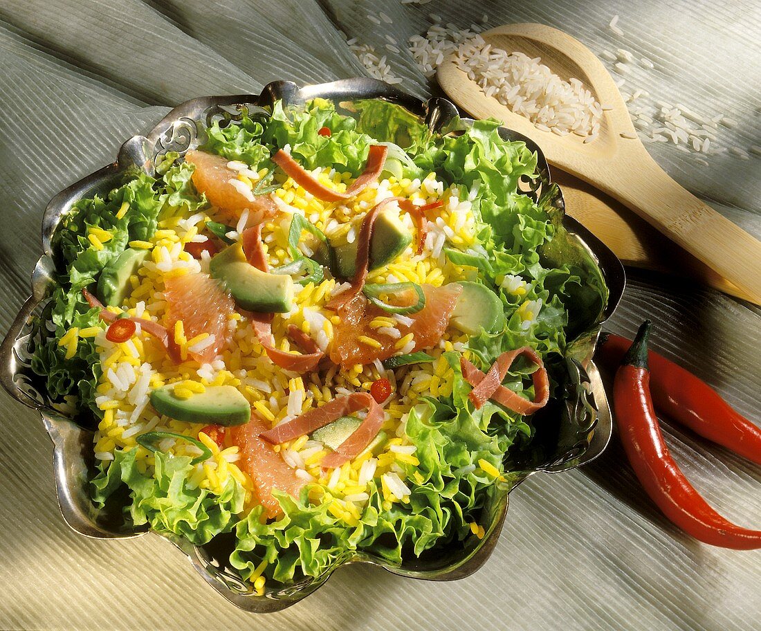 Exotischer Reissalat mit Avocados
