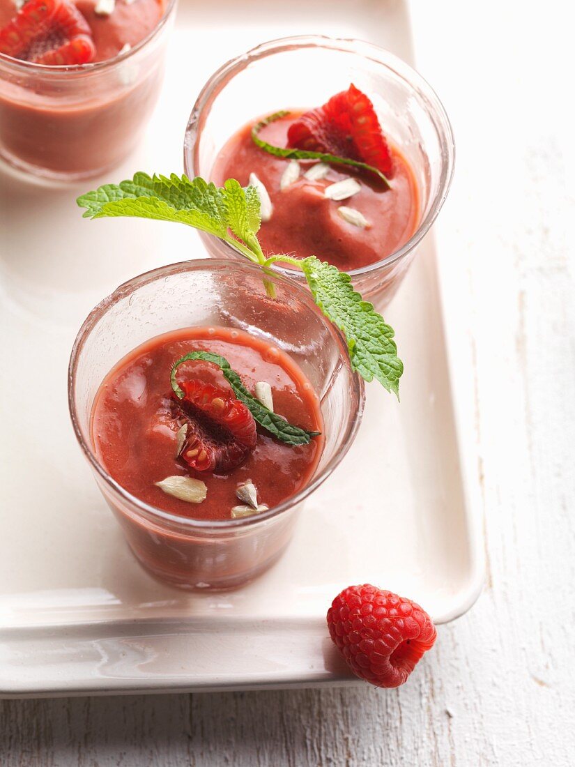 Raspberry smoothies with mint and sunflower seeds