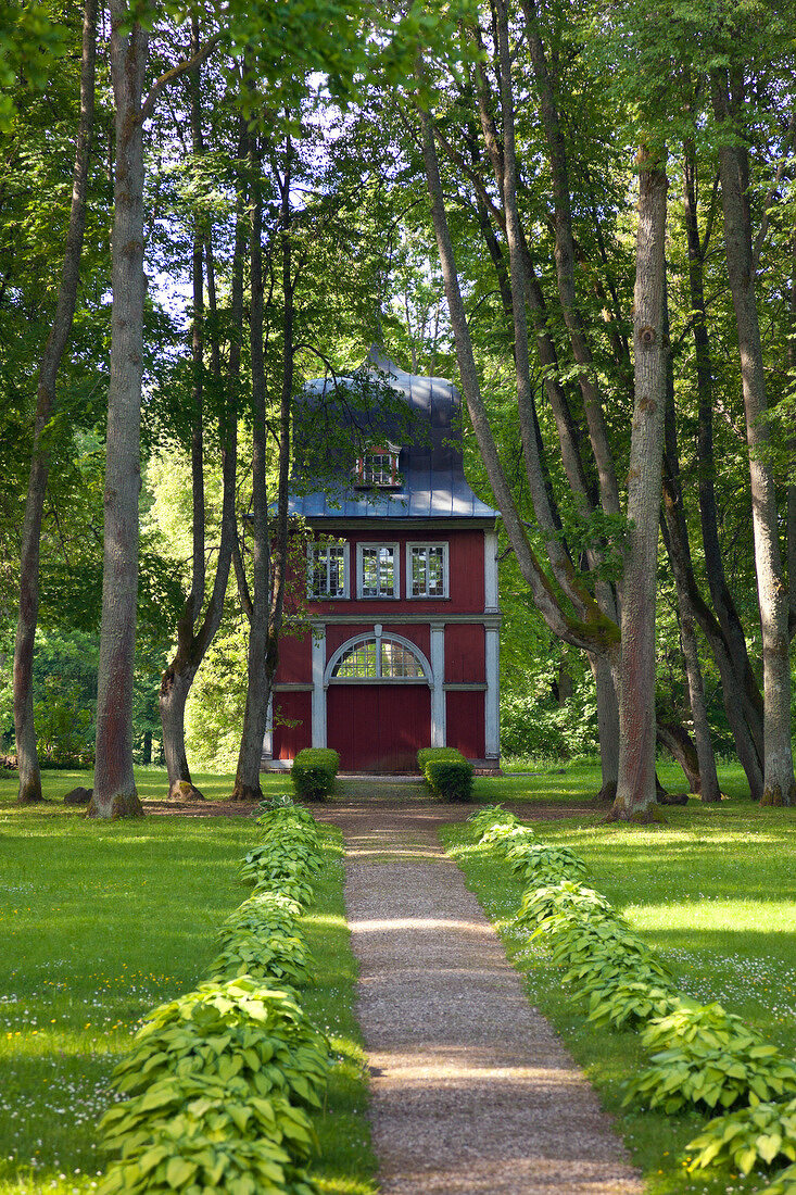 Orellen, Lettland, Herrenhaus im Barockstil, aussen, Teehaus