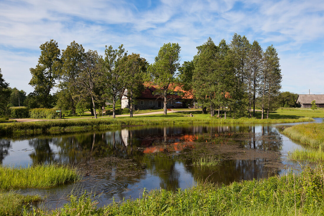 Lettland, Gauja Nationalpark, Bauernhaus nahe Ungurmuiza