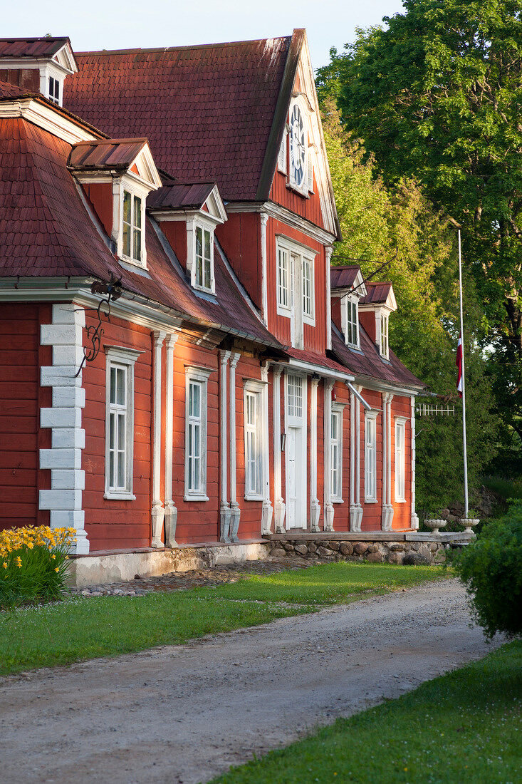 Orellen, Lettland, Herrenhaus im Barockstil, aussen