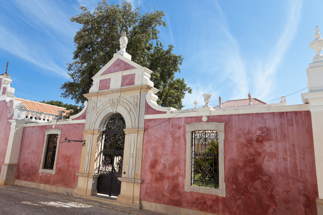 Portugal, Algarve, Restaurirter Palácio de Estoi, Nordportal