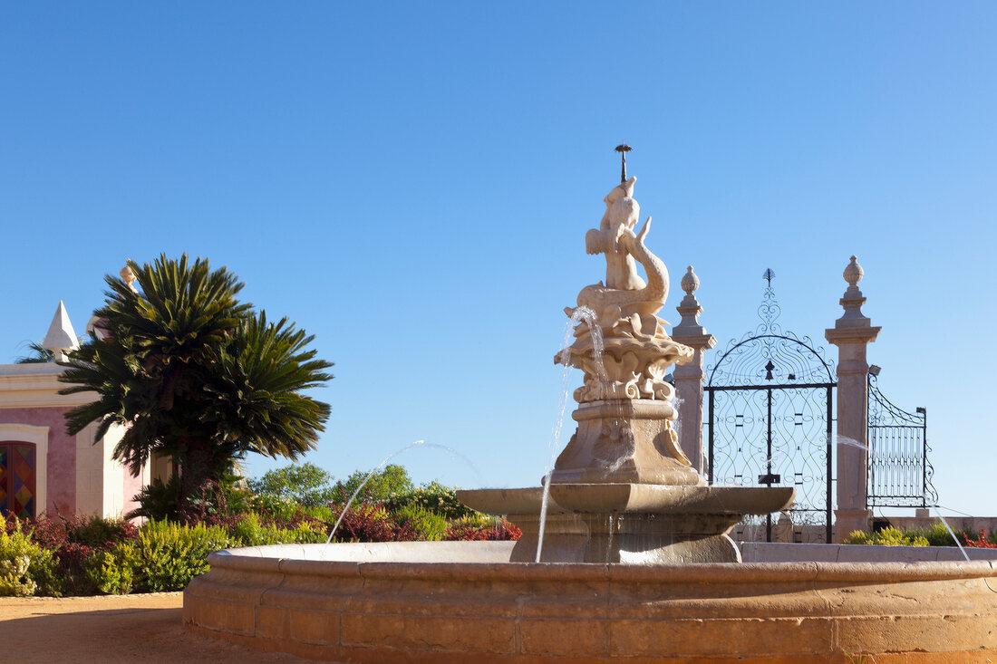 Portugal, Algarve, Pousada do Palácio de Estoi, Brunnen