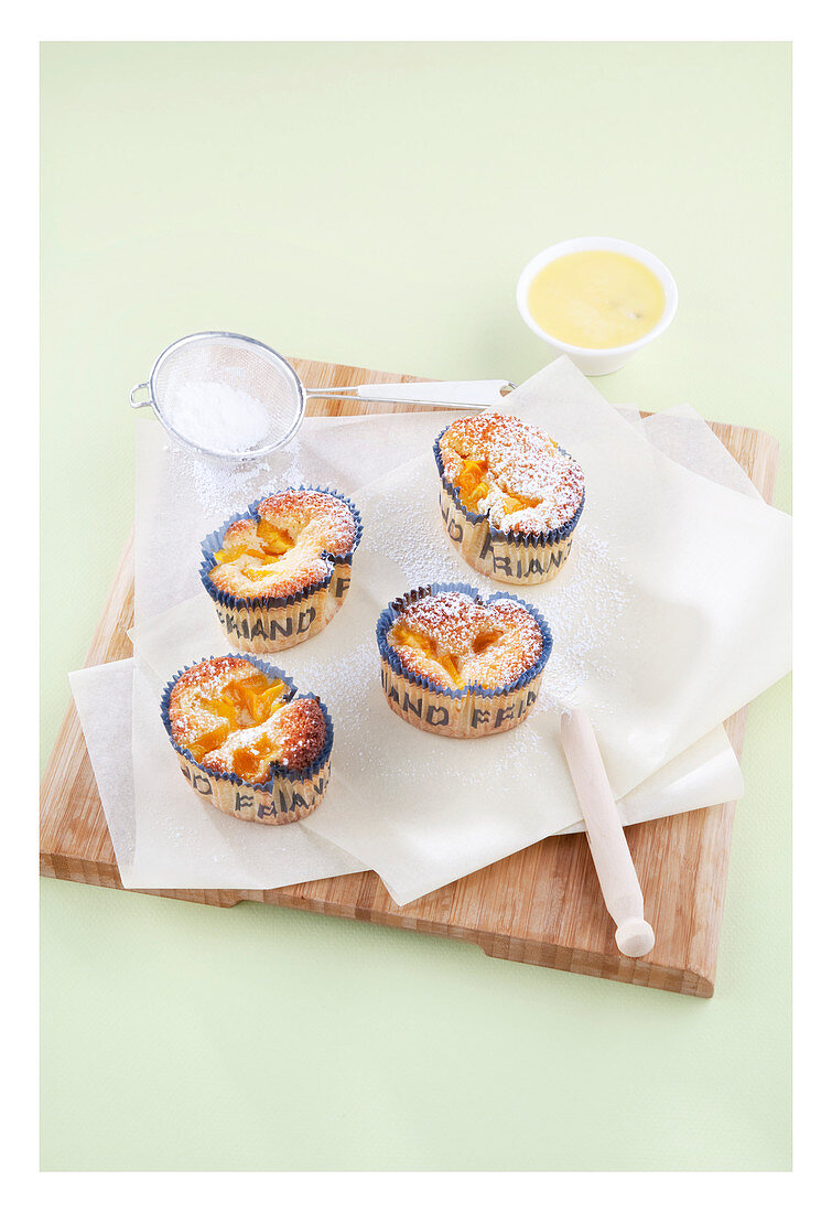 Friands (almond cakes, Australia) with mango and pistachio