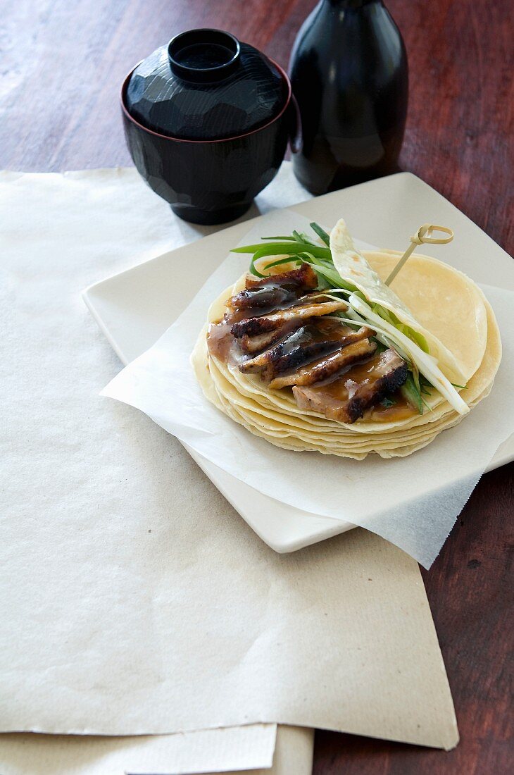 Marinated duck with pancakes (China)