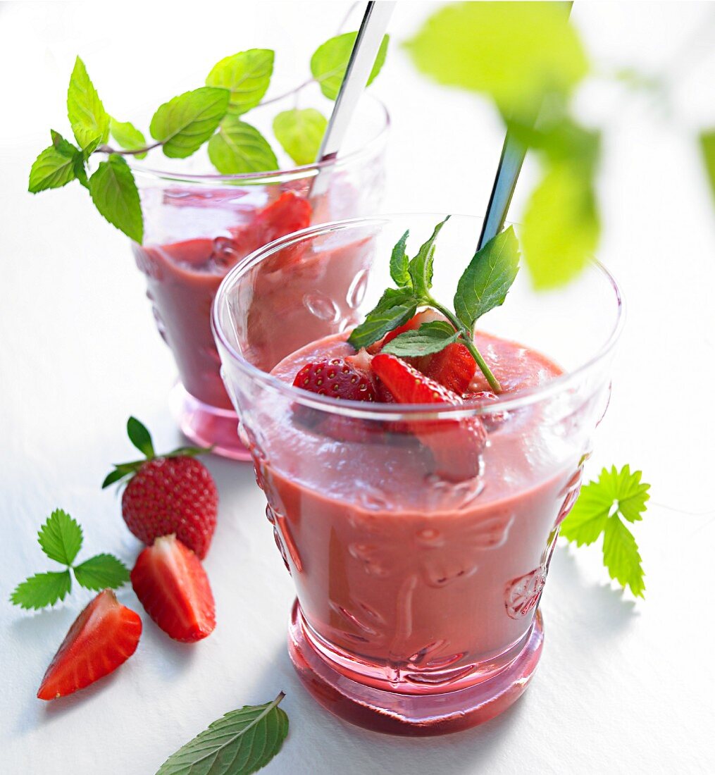 Erdbeer-Gurken-Gazpacho