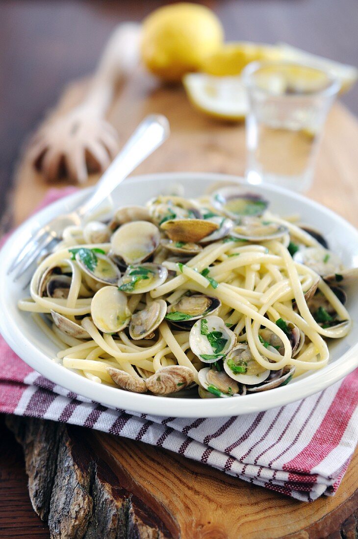 Linguine with clams in a parsley and white wine sauce
