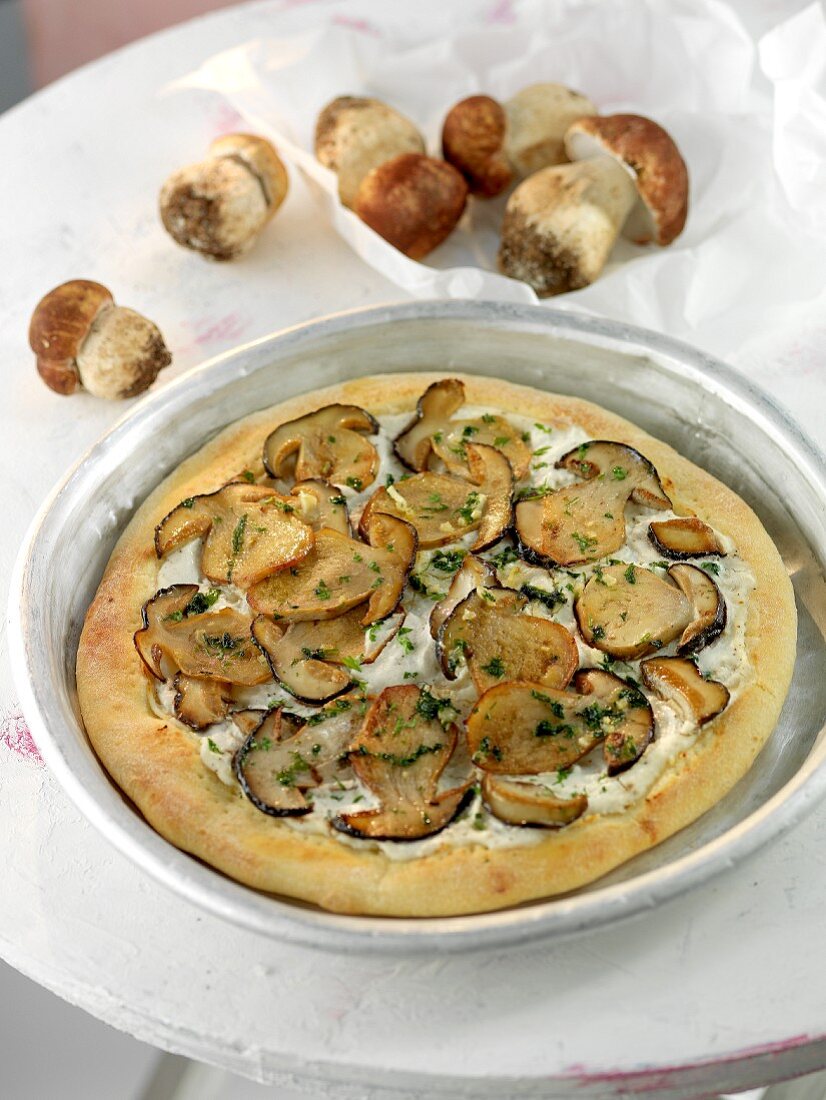 Torta ai funghi (porcini mushroom tart, Italy)