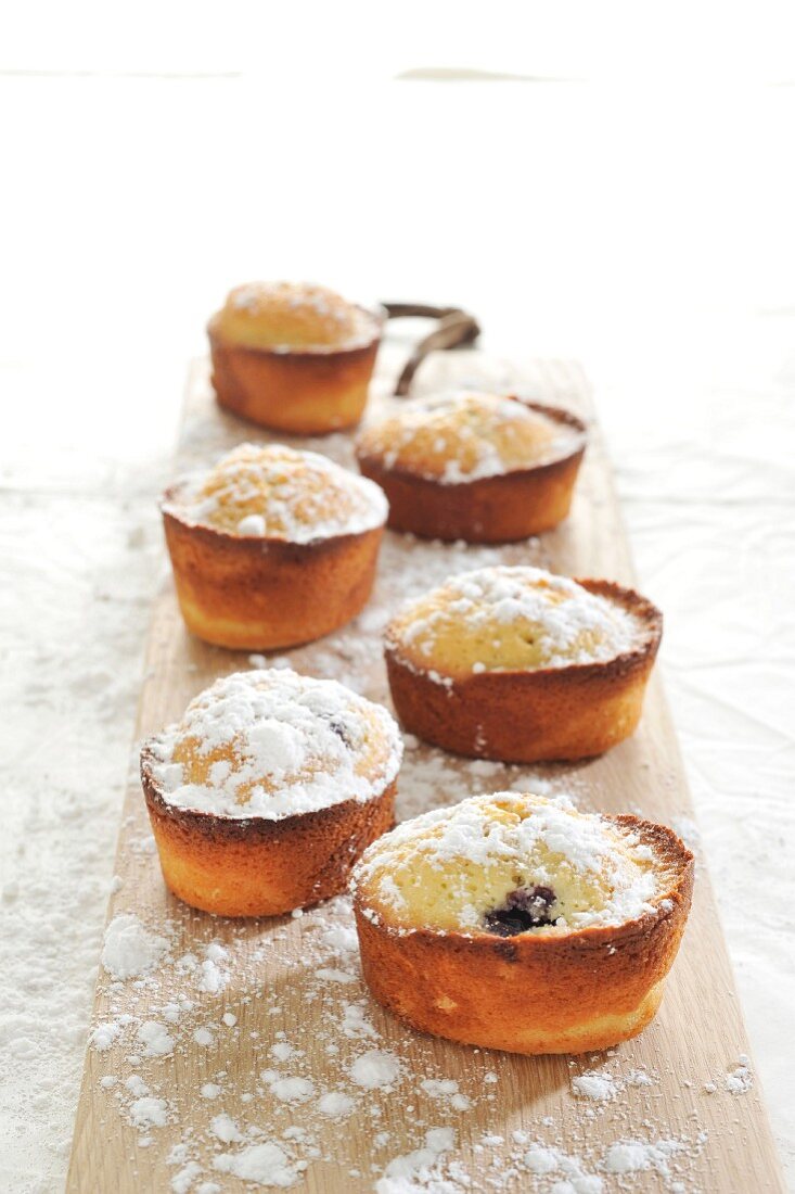 Almond and blueberry cakes