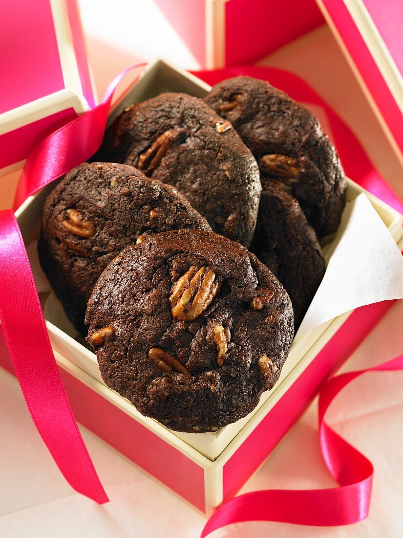 Chocolate and walnut cookies