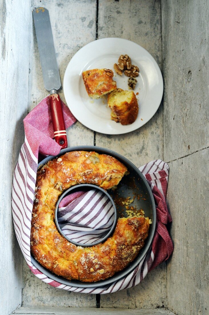 Savoury ring cake with walnuts and gorgonzola cheese