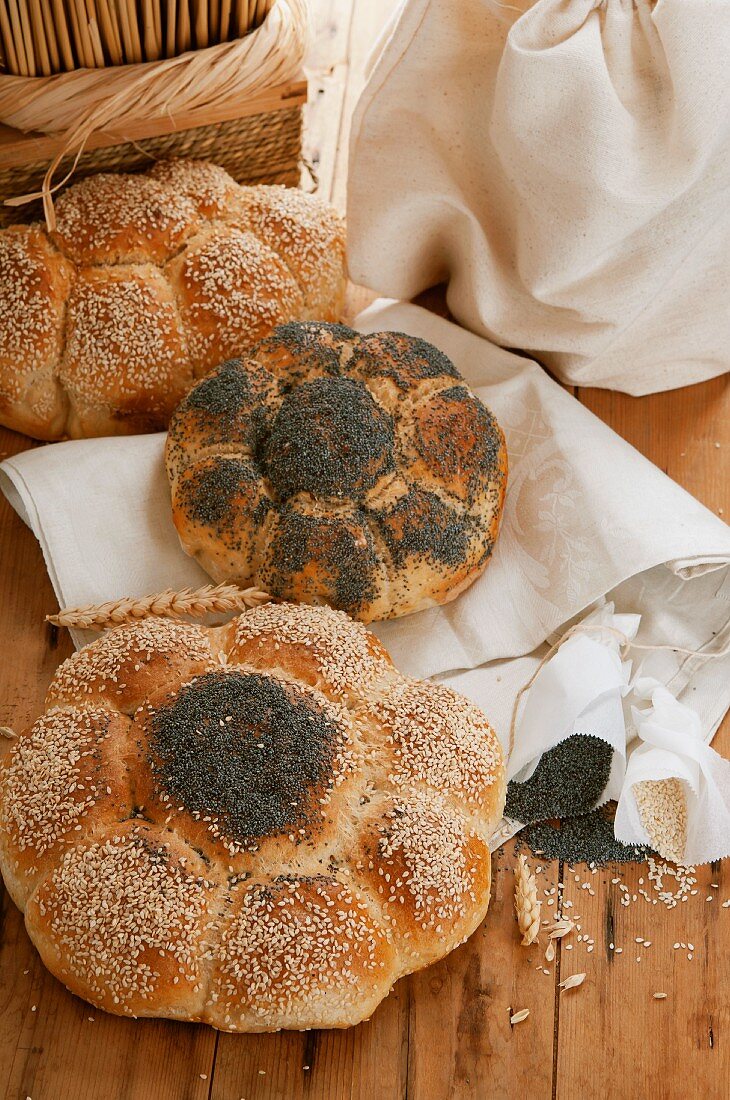 Rolls topped with seseme seeds and poppy seeds
