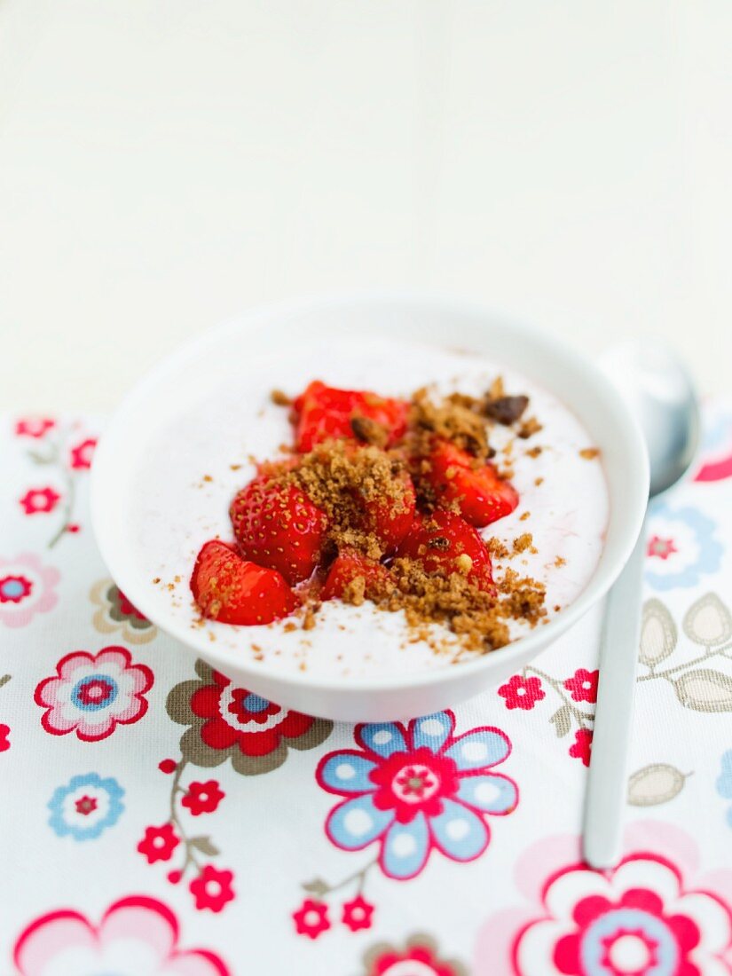 Quark with strawberries and chocolate crumbs