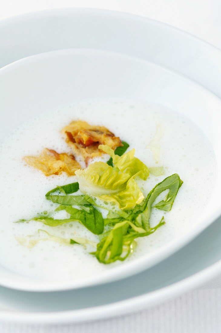 Lettuce soup (Romania)