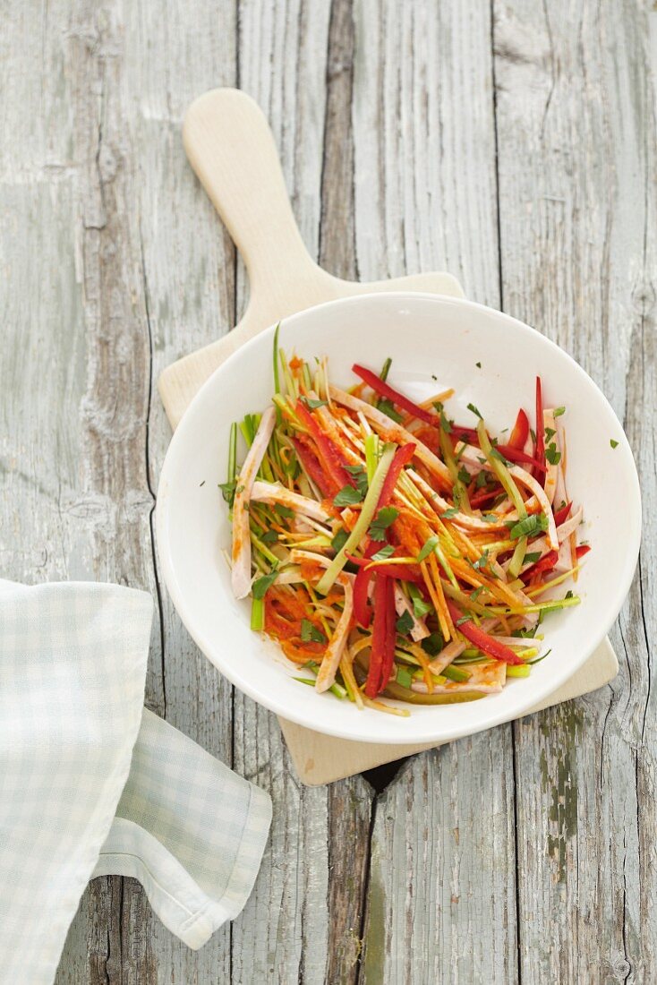 Vegetable salad with chilli peppers