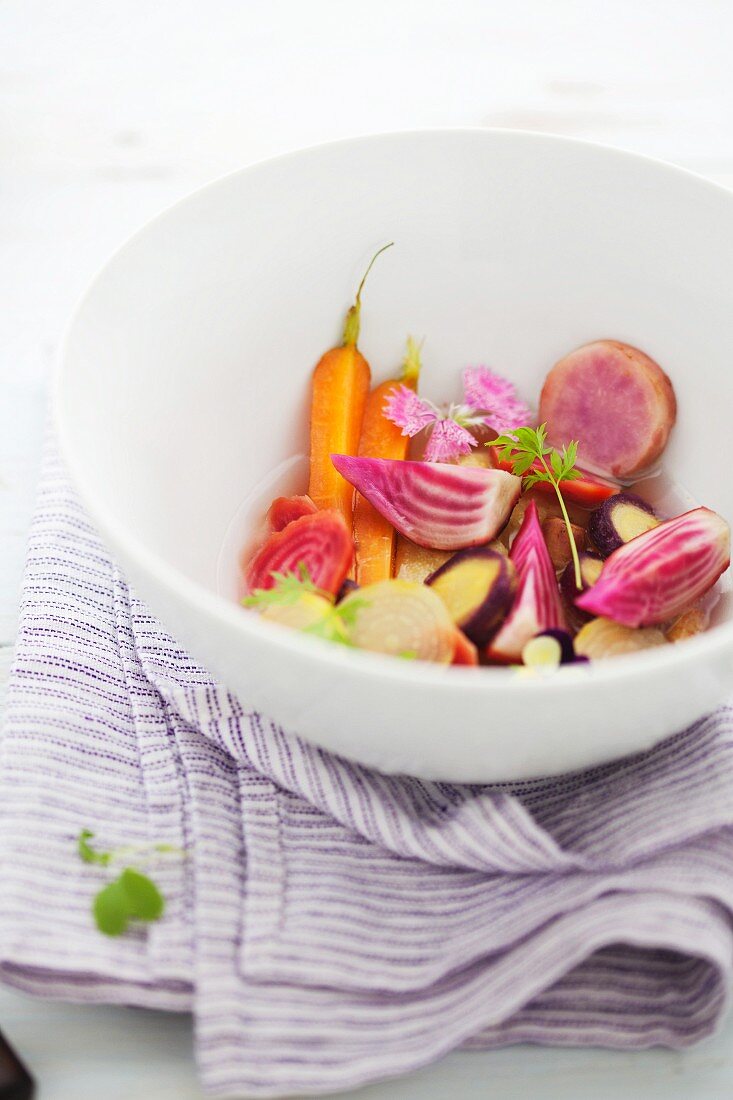 Coloured vegetables in a bowl