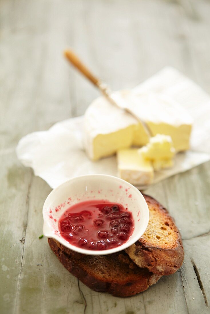 Camembert and lingonberry compote