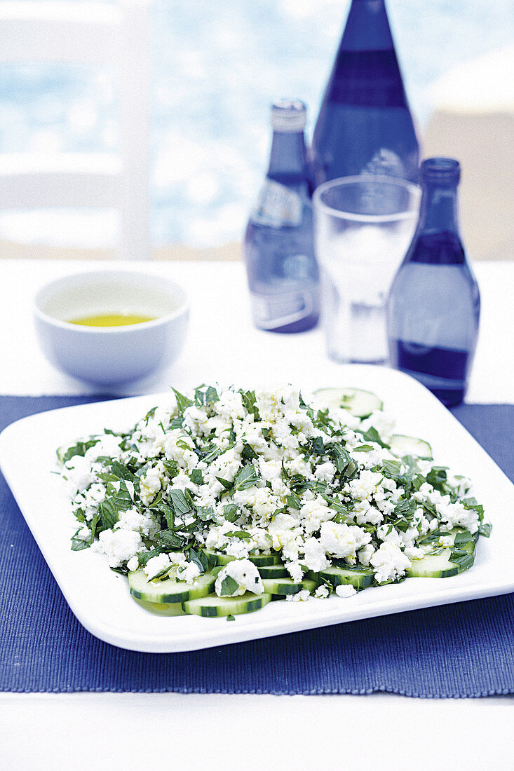 Gurken mit Feta und Minze (Griechenland)