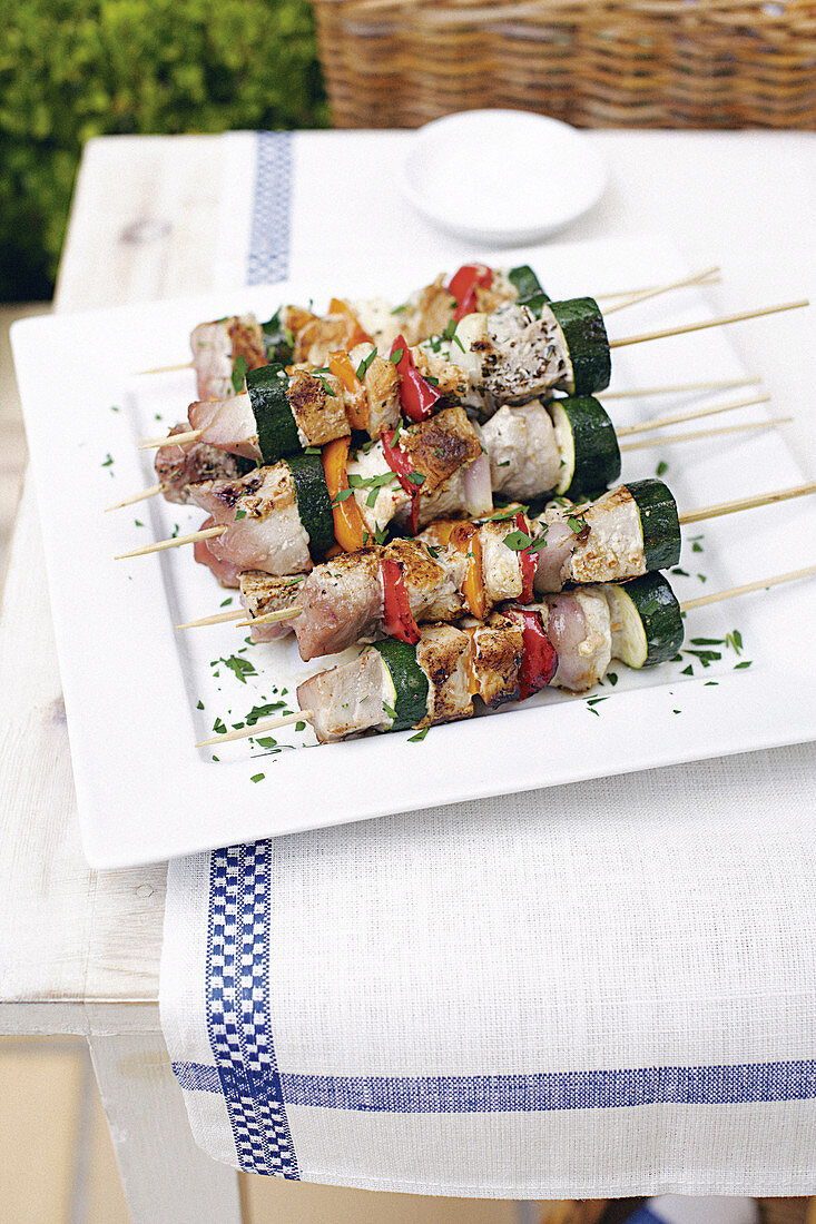 Fish skewers with courgette and peppers (Greece)