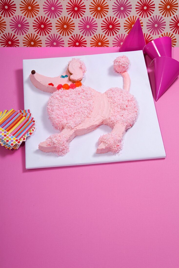 Pink-Pudel-Kuchen für die Kinderparty