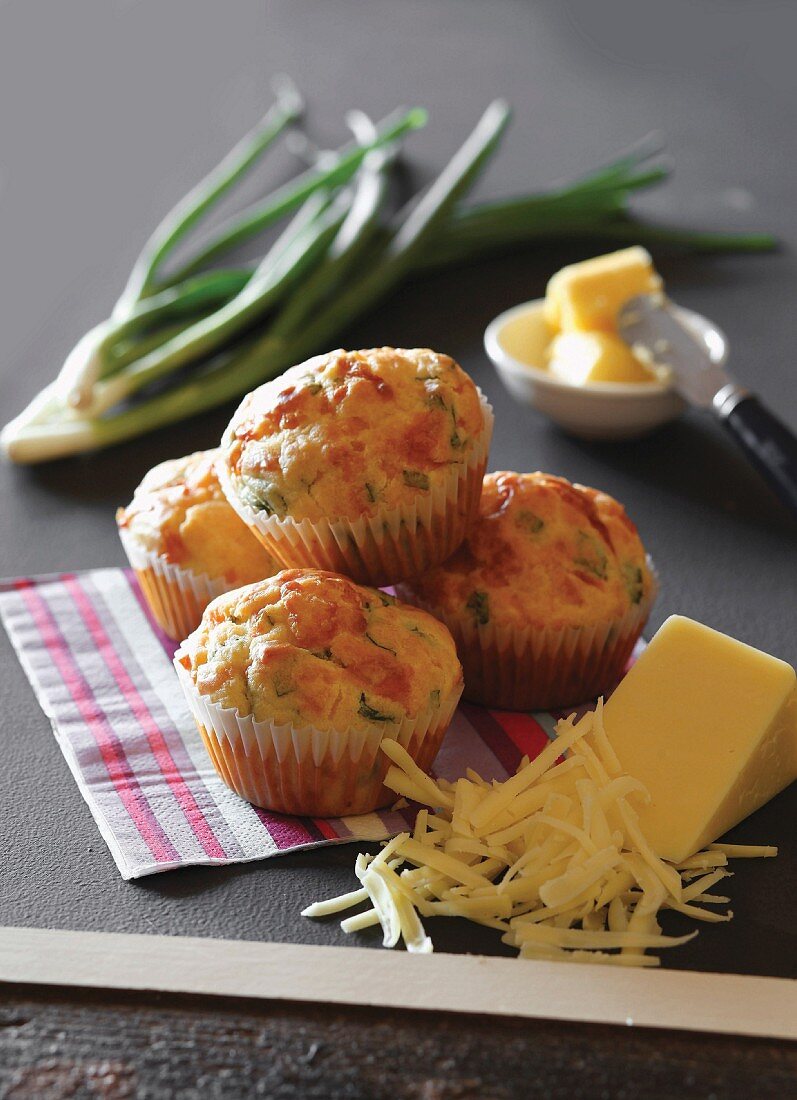 Cheese muffins with spring onions