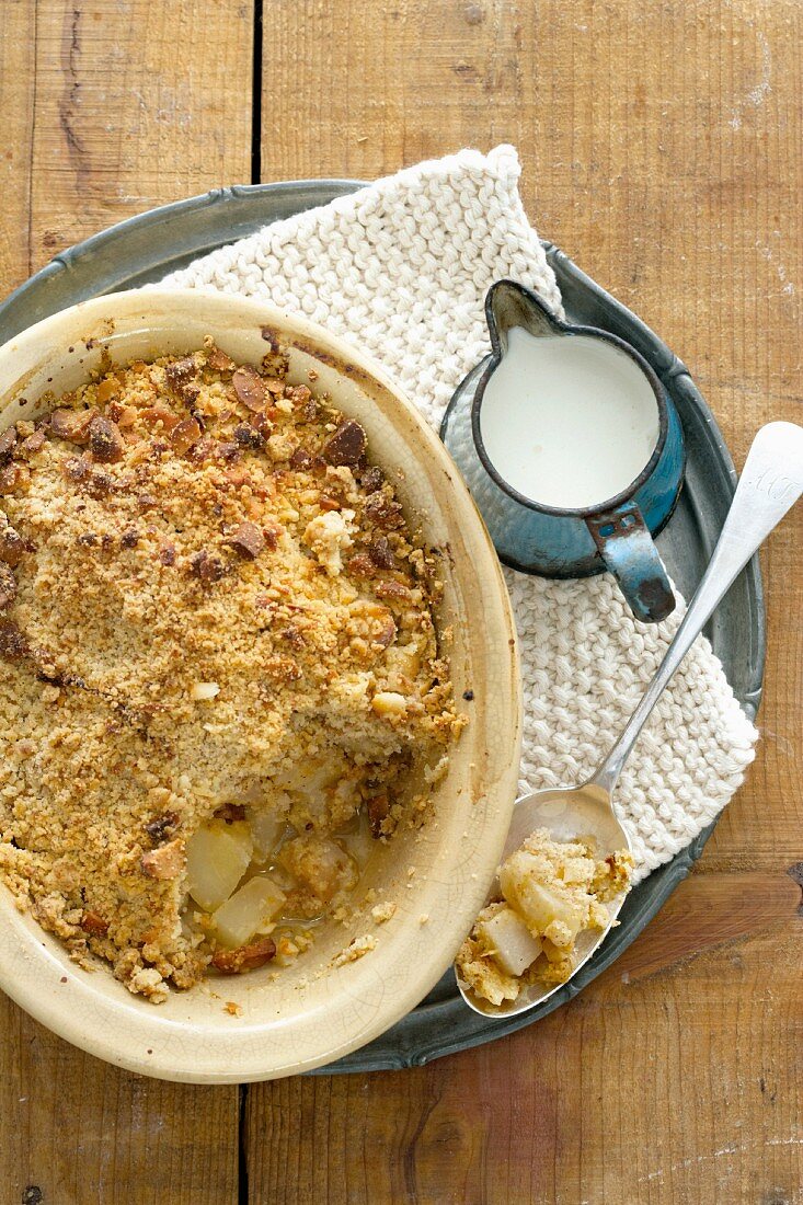 Pear crumble with macadamia nuts