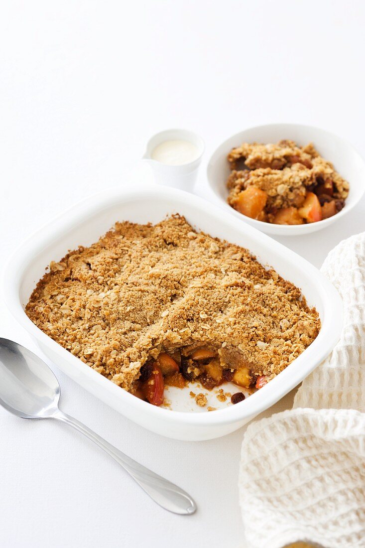 Apfel-Crumble in Form & Schälchen