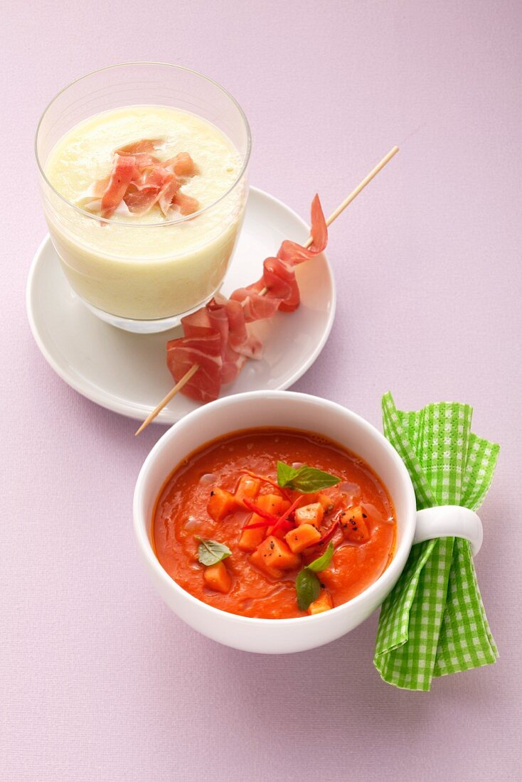 Melonenkaltschale mit Parmaschinken & Tomatensuppe mit Papaya