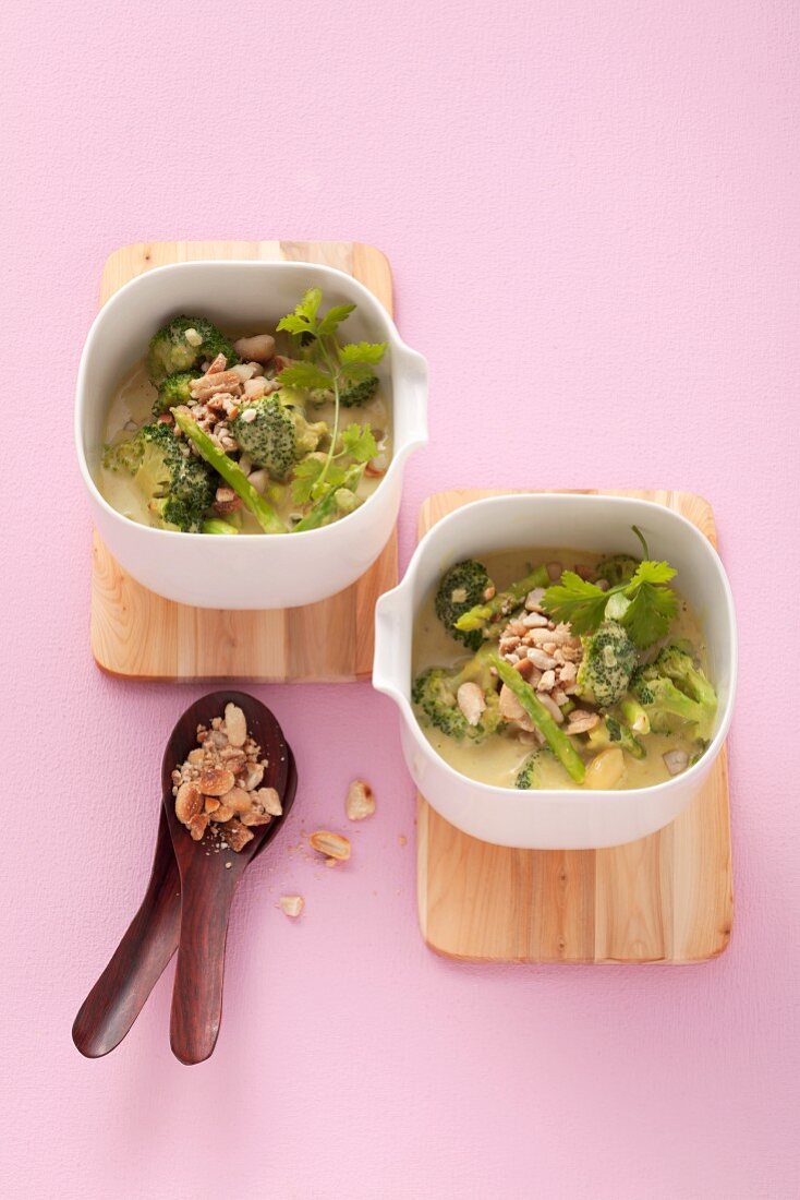 Asparagus and broccoli curry with peas