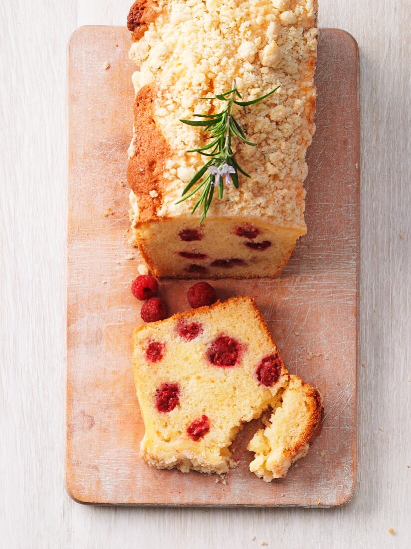 Raspberry cake, sliced