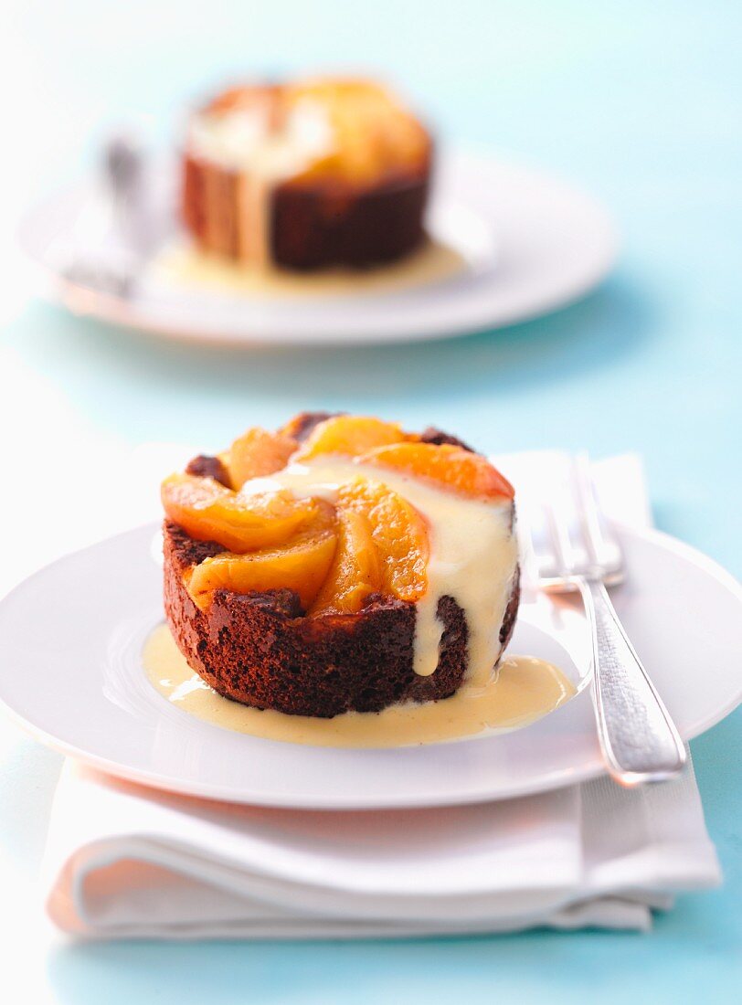 Apricot cakes with vanilla sauce