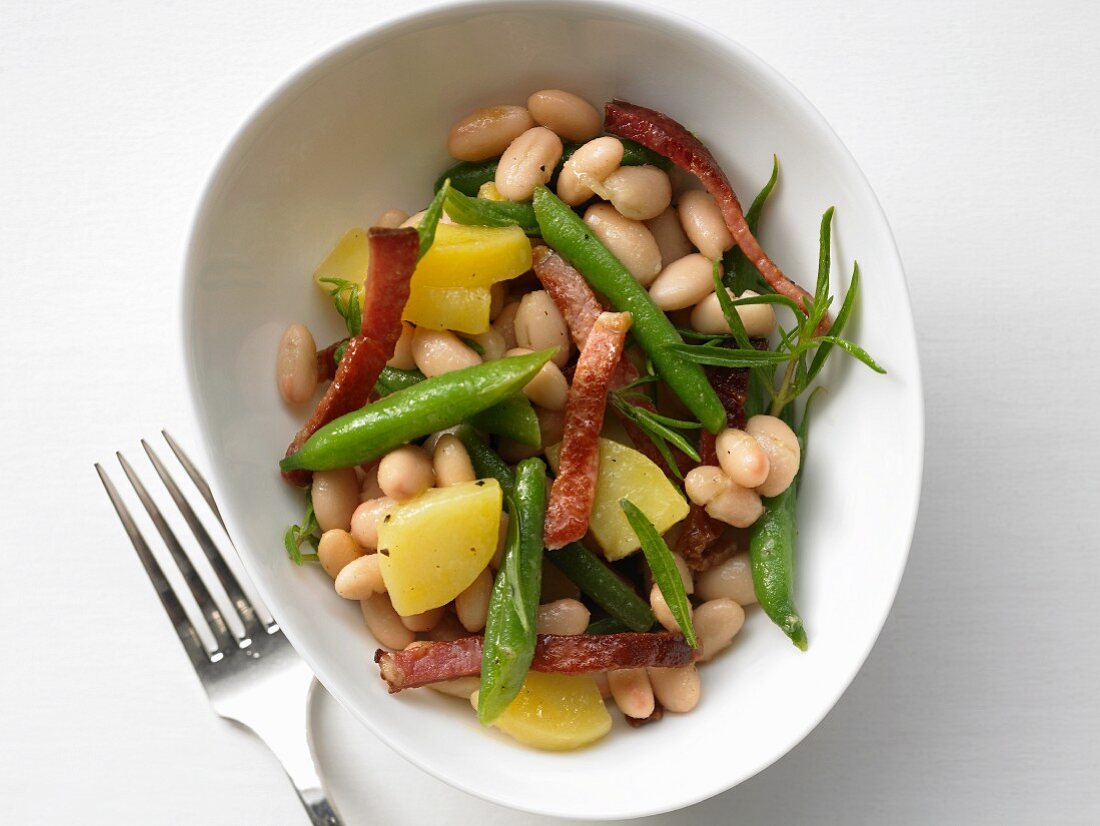 Bean salad with bacon and potatoes