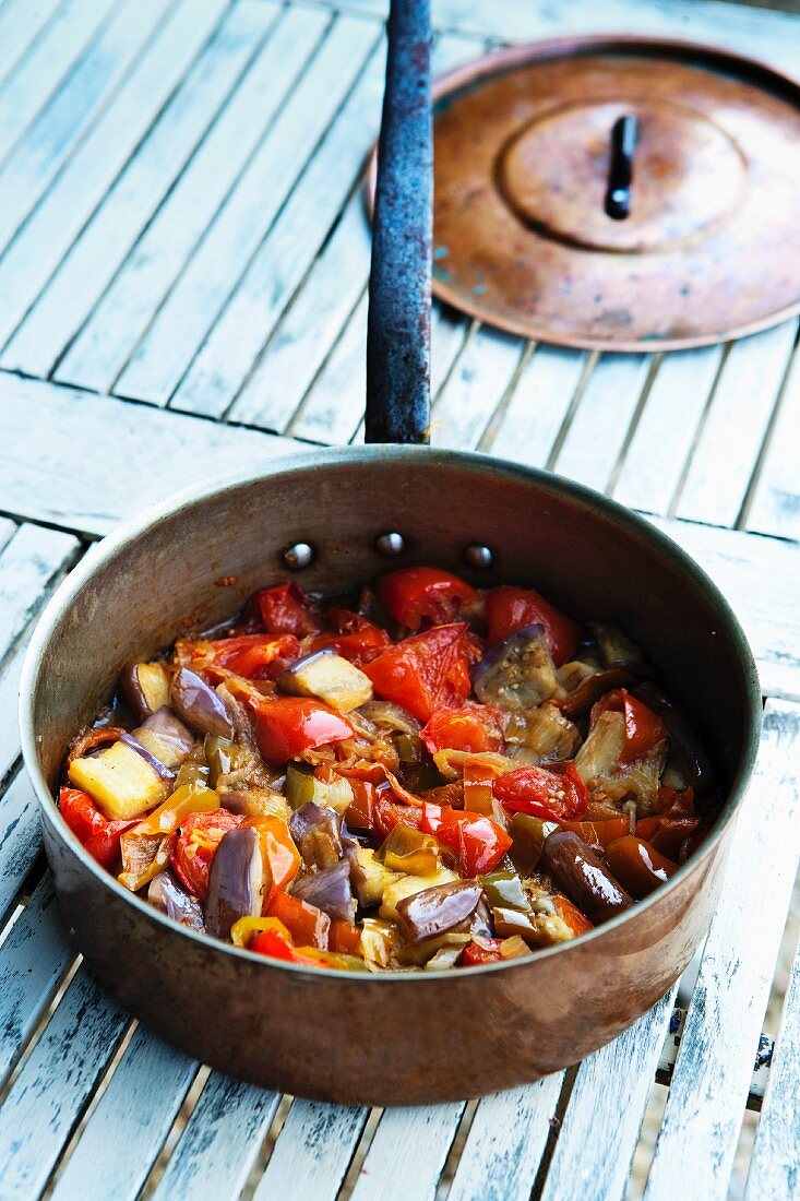 Rataouille in Kupferstieltopf