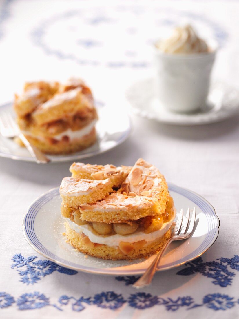 Stuffed almond cakes