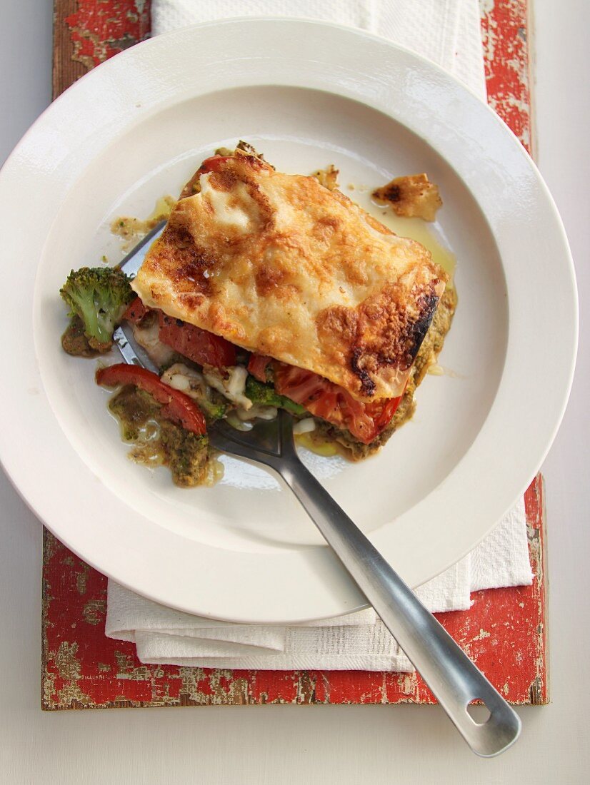 Vegetable lasagne with pepper and broccoli