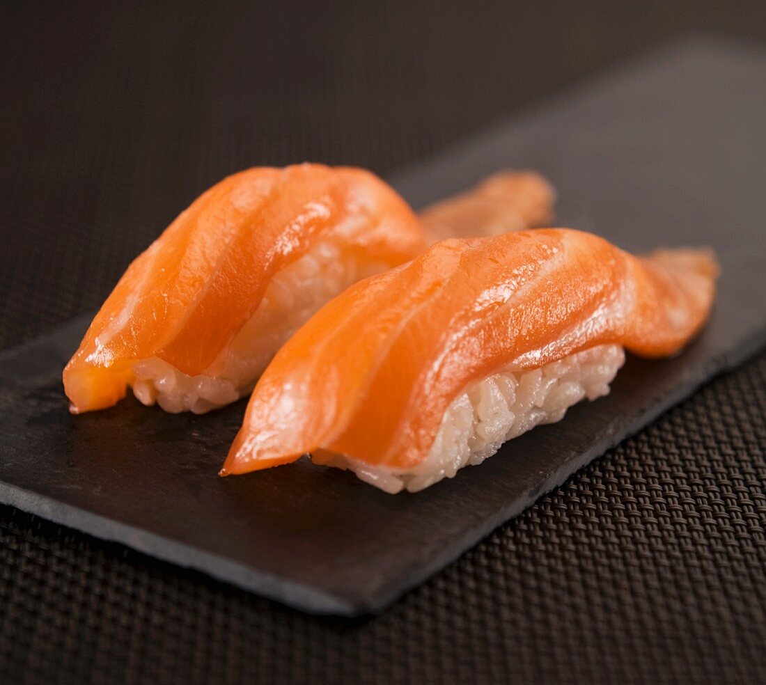 Nigiri-Sushi mit Lachs