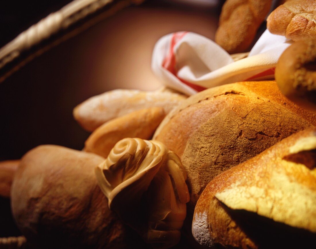 Bread and bread rolls