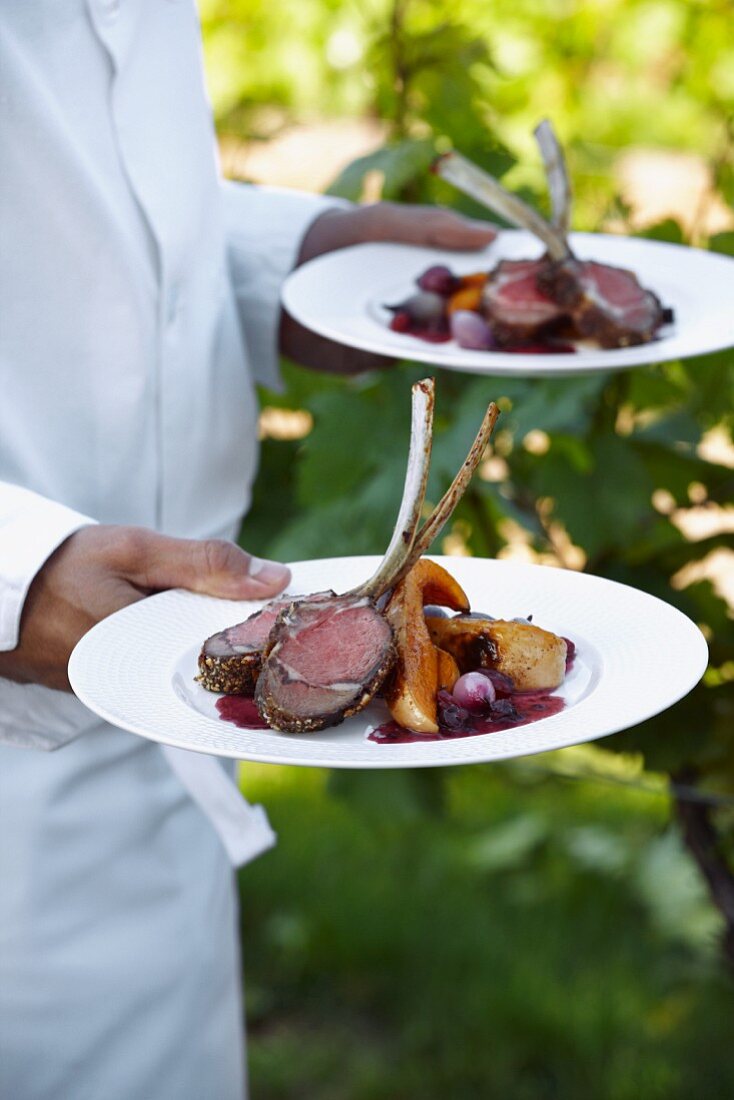 Lamb chops with a berry crust and cinnamon pumpkin