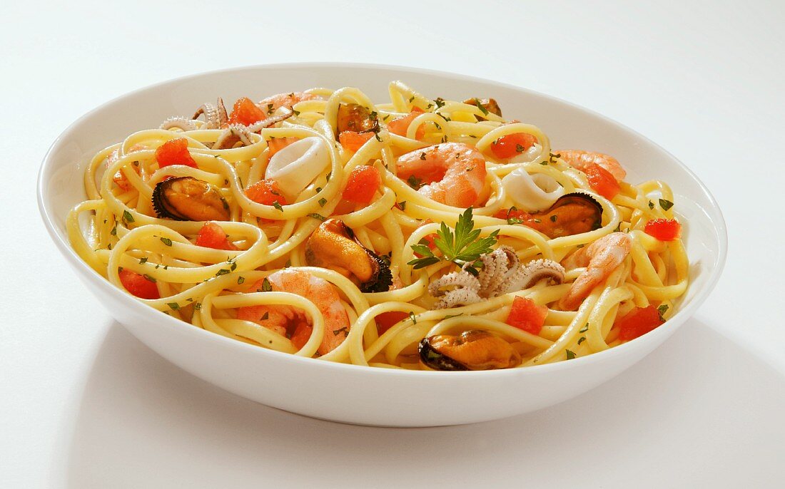 Spaghetti frutti di mare e pomodorini (Nudeln mit Meeresfrüchten)