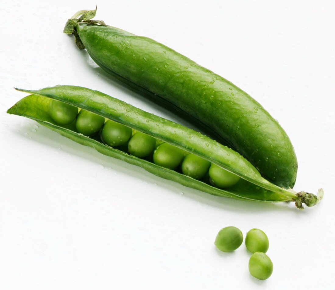 Two pea pods