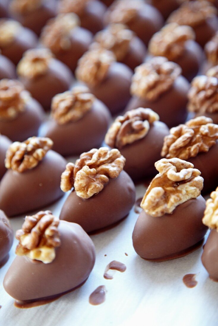 Chocolate eggs with walnuts