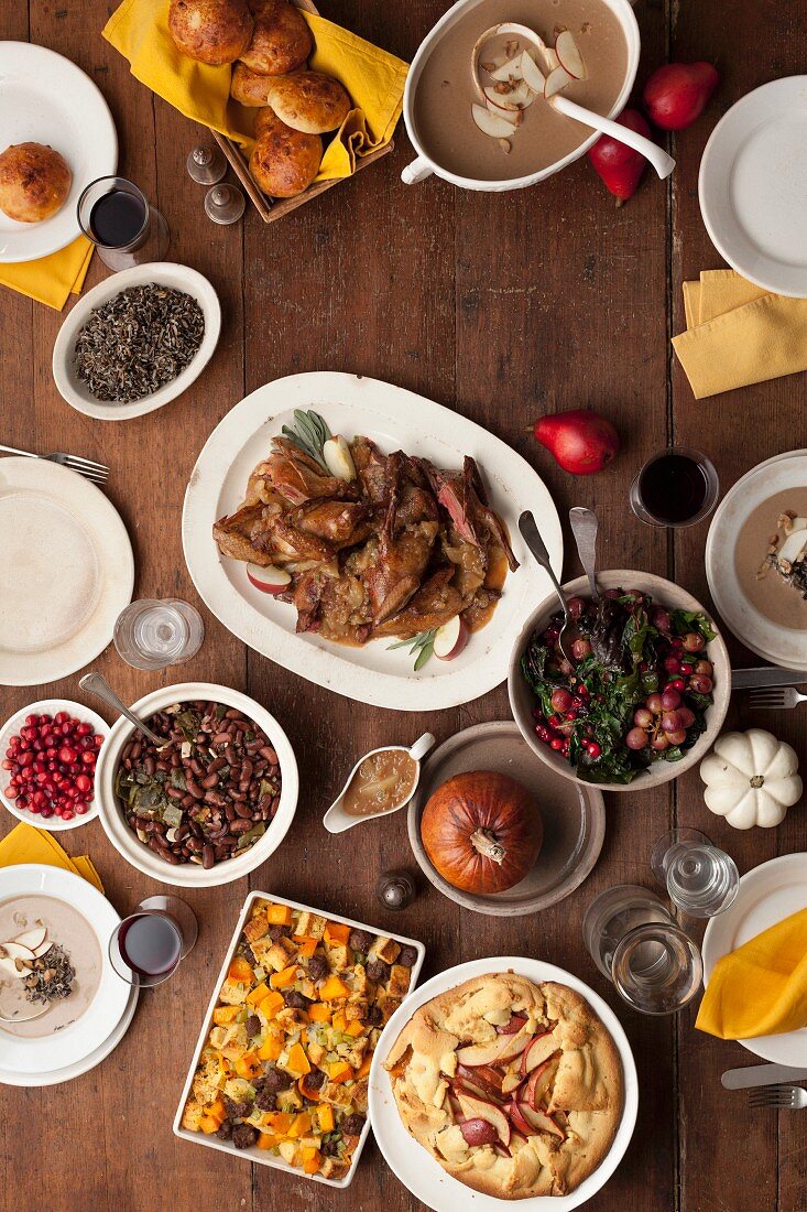 Gedeckter Tisch zu Thanksgiving (Aufsicht)