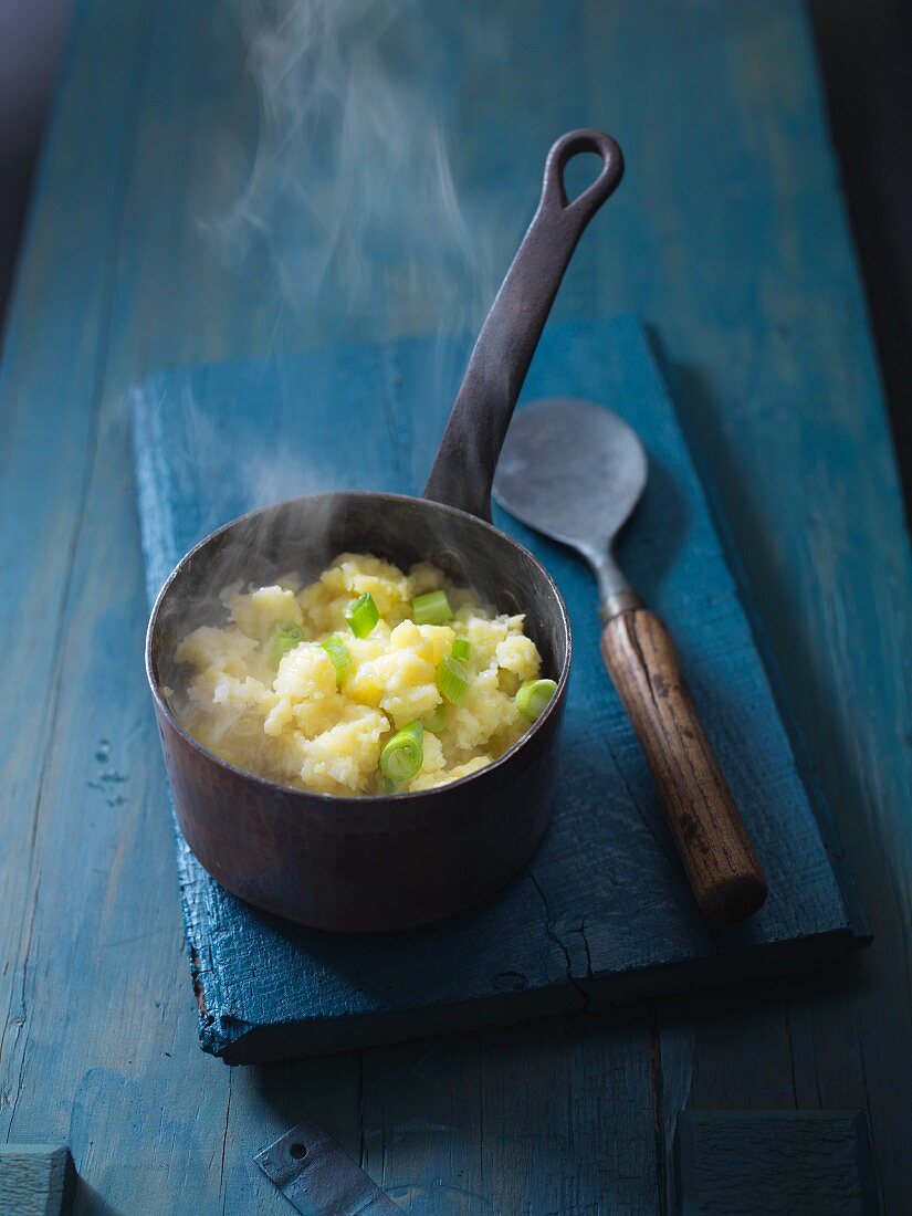 Mashed potatoes with spring onions